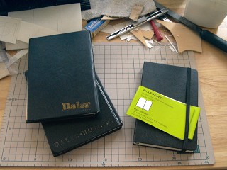 左：Daler 右：moleskine